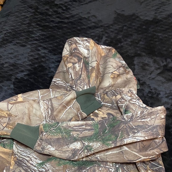 Under armor camo jacket - Picture 2 of 4